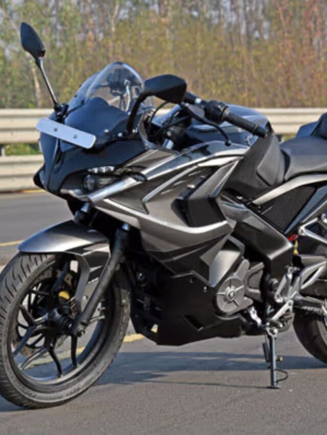 Pulsar RS200 Review: 40kmpl Mileage & 140kmph Top Speed